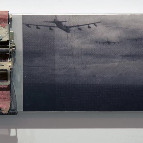 Η έκθεση "Υπεροψία" εξερευνά τον εθισμό μας στα ΜΜΕ