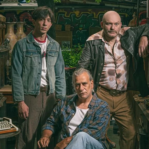 Ο Γιάννης Μπέζος σκηνοθετεί τον "Αμερικάνικο Βούβαλο" του Ντέιβιντ Μάμετ