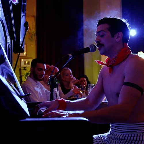 Μουσικοθεατρικός Freddie Mercury στο Faust