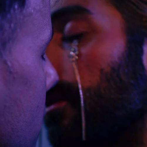 "Κάπου περνούσε μια φωνή": Τελευταίες παραστάσεις για την bijoux de kant