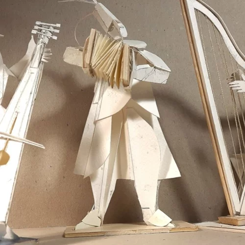 Σαλτιμπάγκοι και θεατρίνοι μέσα στο Σπίτι του Ελύτη