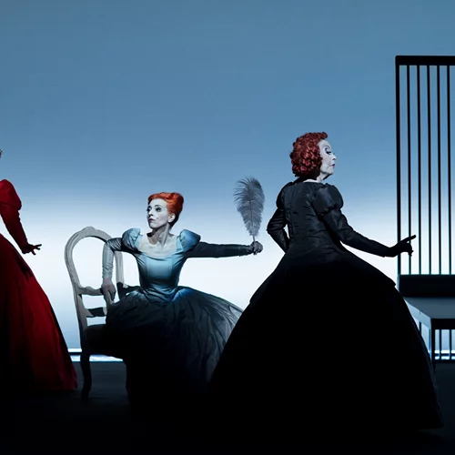 Οι "Τρεις ψηλές γυναίκες" του Μπομπ Ουίλσον επιστρέφουν