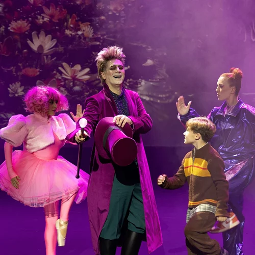 "Ο Τσάρλι και το Εργοστάσιο Σοκολάτας" : Ένας πολύχρωμος και μυστηριώδης κόσμος ξαναζωντανεύει στο Embassy Theater