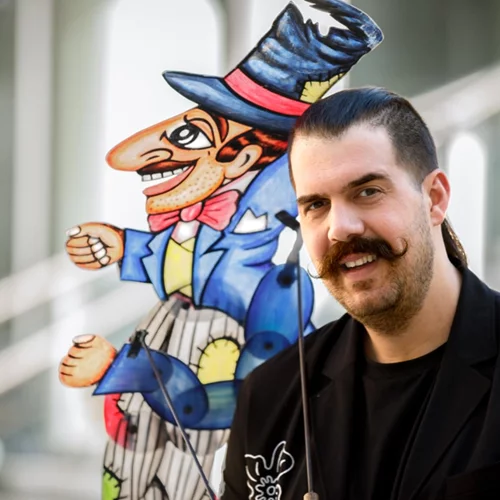 Ο Ηλίας Καρελλάς αναζητά ηθοποιούς για τη νέα παραγωγή