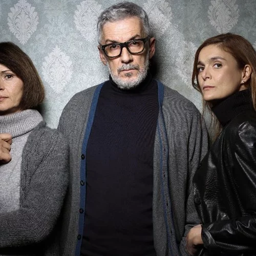 "Ράβδος": Η πολυσυζητημένη παράσταση επιστρέφει! Μια σύγκρουση γενεών με φόντο την κουλτούρα της ακύρωσης