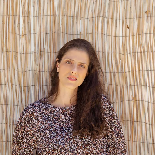 Ιώ Βουλγαράκη: Διακεκριμένη δημιουργός και Αναπληρώτρια Καλλιτεχνική Διευθύντρια του Εθνικού Θεάτρου