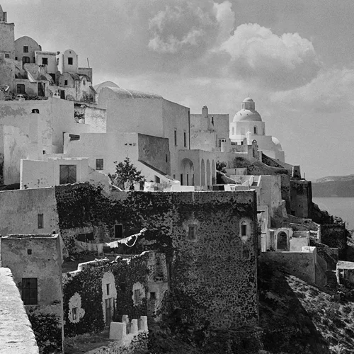 Η Σαντορίνη του μεσοπολέμου μέσα από τον φωτογραφικό φακό της Nelly’s