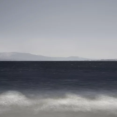 Η Έφη Χαλιορή φωτογραφίζει τη θάλασσα με έναν εντελώς ξεχωριστό τρόπο