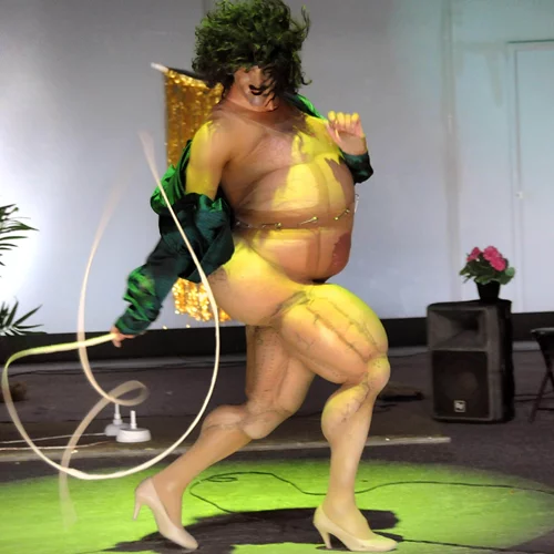 Είδατε το πολυσυζητημένο "Relic" του Λασκαρίδη; Επιστρέφει για λίγες παραστάσεις στο Πτι Παλαί