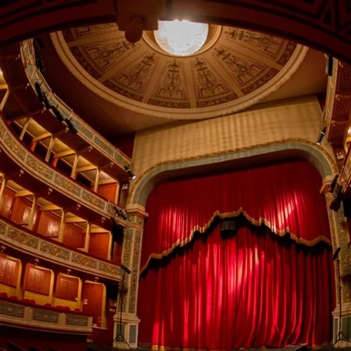 Το Άρμα Θέσπιδος καλεί σε ακρόαση νέους ηθοποιούς