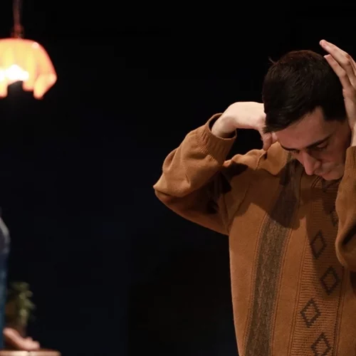 "Μα" της Ρηνιώς Κυριαζή στο Ανοιχτό Θέατρο Κολωνού – Μια συμπεριληπτική θεατρική παράσταση