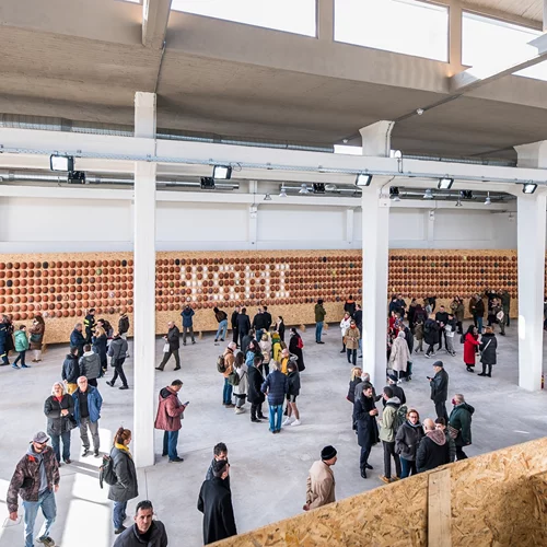 Μια τελευταία περιήγηση στις εκθέσεις της Ελευσίνας