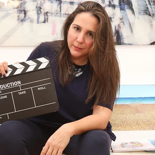 "Να μου γελλάς": Ένα διαμέρισμα στην Πλάκα φιλοξενεί τις εξομολογητικές συναντήσεις μιας διαφορετικής λογοτεχνικής παρέας