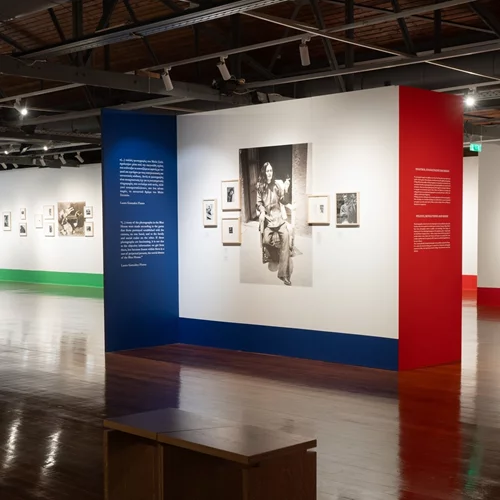 Φωτογραφίες της Φρίντα Κάλο κοσμούν το MOMus Θεσσαλονίκης