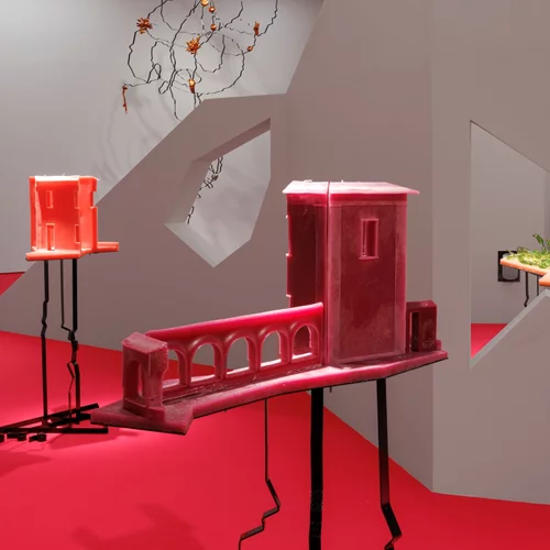 5 λόγοι για να δεις την έκθεση της Μαλβίνας Παναγιωτίδη "Όλα τα όνειρα είναι ενοχλητικά" στο ΕΜΣΤ