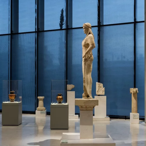 Το Μουσείο Ακρόπολης φοράει τα γιορτινά του!