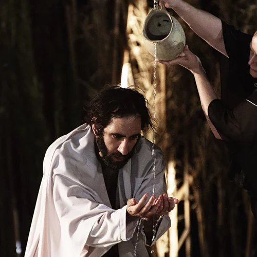 Για τον Χάρη Φραγκούλη, η τέχνη είναι η μόνη αντίσταση απέναντι στον ακραίο ναρκισσισμό