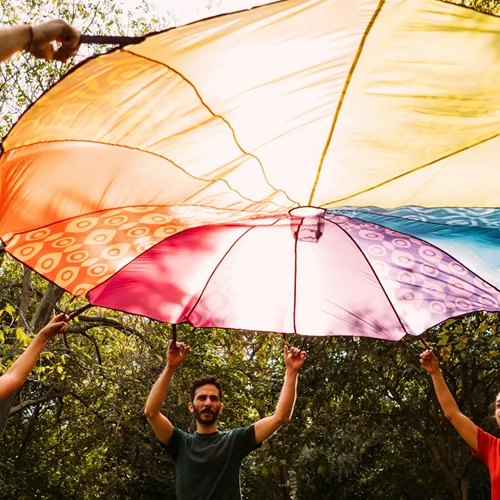 "Το γαϊτανάκι" της Ζωρζ Σαρή, ένα έργο - ύμνος στην ειρήνη