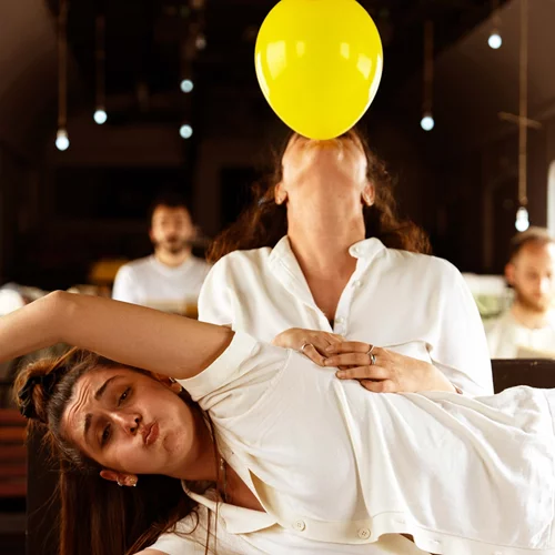 "Τα 12 Κουπέ": Πρόσκληση συμμετοχής στο Φεστιβάλ Νέων Καλλιτεχνών