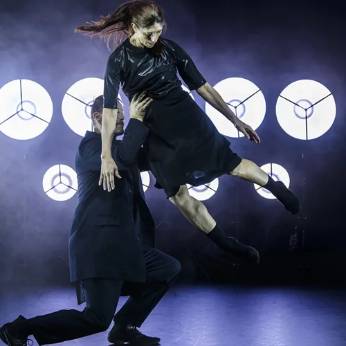 Λίντα Καπετανέα και Γιόζεφ Φρούτσεκ: Νέος χώρος, νέα εποχή για τους RootlessRoot