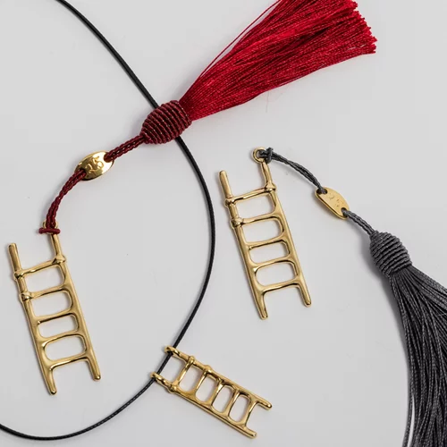 Γούρια 2025: Οι πιο arty επιλογές για μια καλότυχη νέα χρονιά