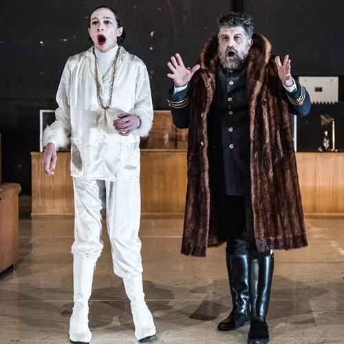 "Ο χορός του θανάτου": Πρώτες φωτογραφίες από την παράσταση του Γιάννη Χουβαρδά