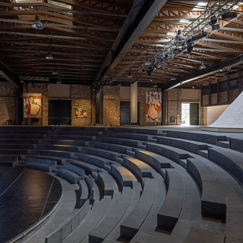 "space of togetherness": Η νέα έκθεση του ΝΕΟΝ στη Δραματική Σχολή του Εθνικού Θεάτρου επανεξετάζει την ιστορία μας