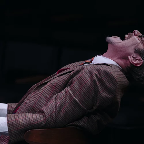 "Frankenstein & Eliza": Πρώτες φωτογραφίες από την παράσταση του Πορεία