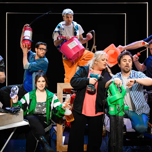 "Όλα… λάθος!": Η ελληνική εκδοχή του "The play that goes wrong" βγάζει πολύ γέλιο