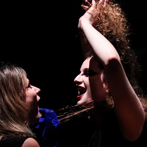 Πώς αποκαλύπτεται η δύναμη των "Δούλων" στο θέατρο του Ζενέ; Η οπτική του Σάββα Στρούμπου