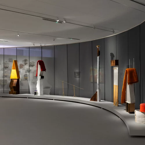 Γίνε κι εσύ επιμελητής στο ΕΜΣΤ!