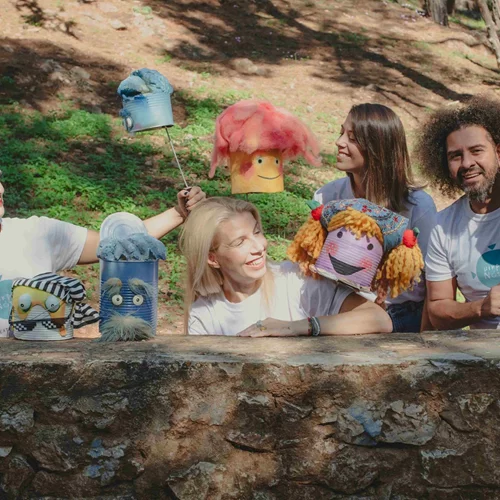 Η λατρεμένη "Ντενεκεδούπολη" ζωντανεύει από τη θεατρική ομάδα Μικρός Νότος