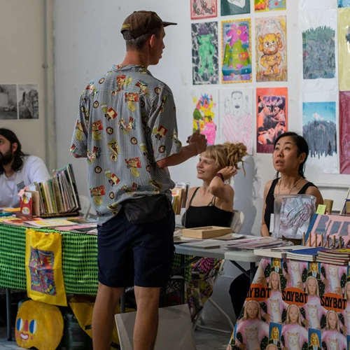 Εικαστικές εξερευνήσεις σε ιστορικές στοές της Αθήνας