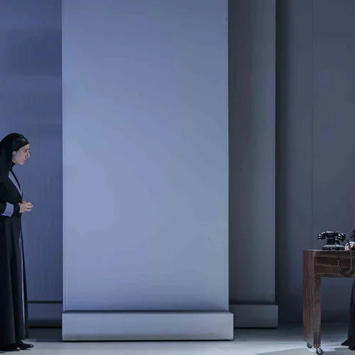 Νέες φωτογραφίες από την "Αμφιβολία"