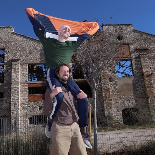 "Μα" της Ρηνιώς Κυριαζή: Μια συμπεριληπτική θεατρική πρόταση με μουσικό ταξίδι από τους Bandokafenio.