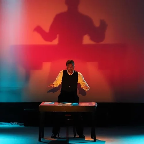 "Όνειρο στο κύμα" - "Έρως Ήρως": Ποιητικός Παπαδιαμάντης στο θέατρο Αθηνών