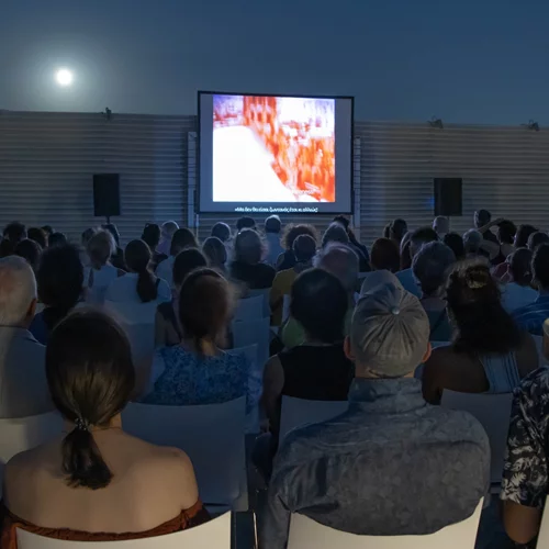 Ραντεβού στην ταράτσα του ΕΜΣΤ για τις πιο εντυπωσιακές θερινές προβολές