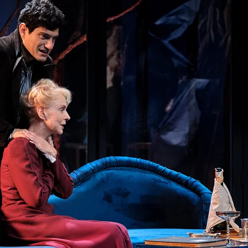 Οι "Βρικόλακες" επιστρέφουν στο Εθνικό Θέατρο