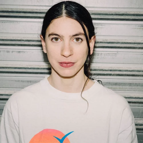 Η Βενετσιάνα Καλαμπαλίκη, συνθέτει την κίνηση του ήχου με το "Sonic Dances"