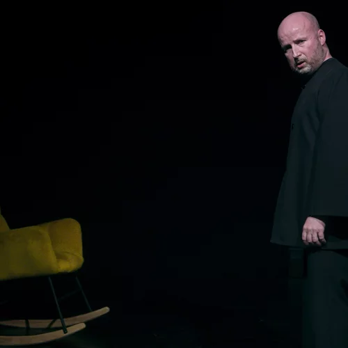 Το Dogma Theatre από τη Σλοβακία φέρνει το "Binding Outputs" στην Αθήνα