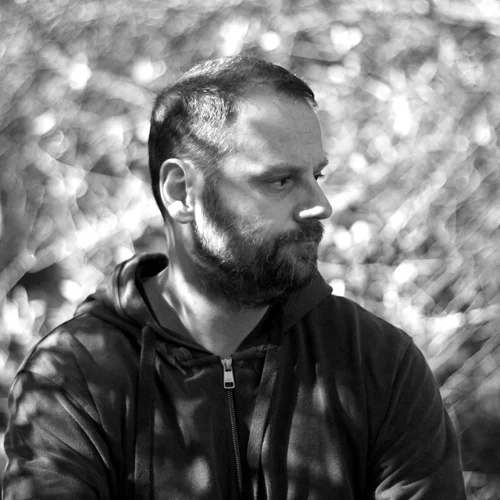 Για τον συγγραφέα Γιάννη Κεντρωτά, το γέλιο στο θέατρο λειτουργεί σαν δόλωμα