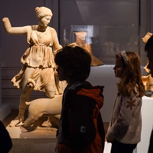 "Κυκλαδίτισσες": Δράσεις και ξεναγήσεις για παιδιά και οικογένειες