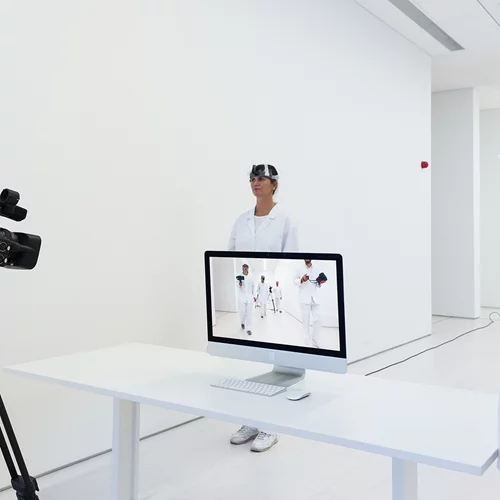 Μαρία Λάλου: "Στο διαδίκτυο πλέον βιώνουμε μία περιοριστική, σκηνοθετημένη πραγματικότητα"