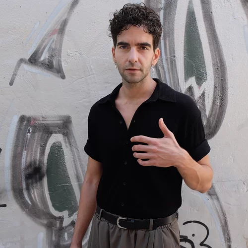 Γιατί επέλεξες να σκηνοθετήσεις το "John" Μιχάλη Πανάδη;