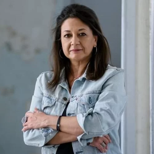 'Ελσα Ανδριανού: "Ο τρελός μας διαλύεται, επανασυντίθεται και θριαμβεύει"