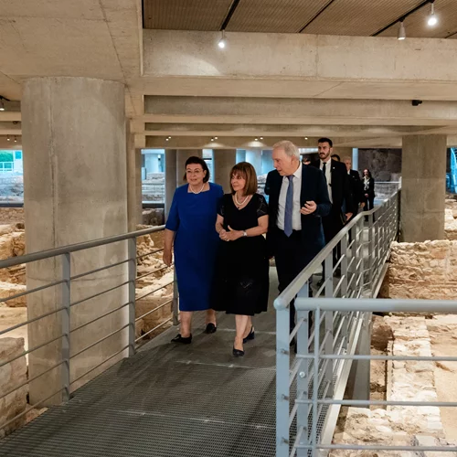 ΥΠΠΟ: Ένα "Μουσείο Ανασκαφής" εγκαινιάστηκε στη σκιά της Ακρόπολης