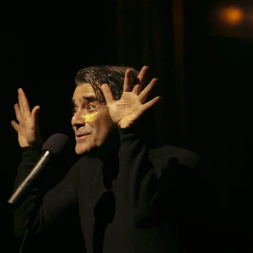 Η παράσταση που καθήλωσε το κοινό της Νέας Υόρκης επιστρέφει στην Αθήνα