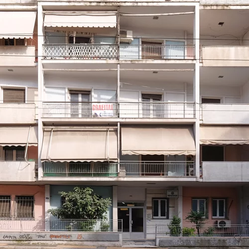 "Athens’ Polykatoikias 1930-1975": Πώς η Αθήνα μετατράπηκε σε μια σύγχρονη μητρόπολη