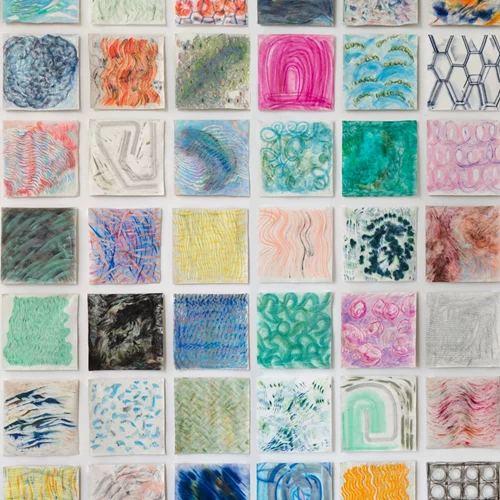 "Colourground": Ένας διάλογος ζωγραφικής και γλυπτικής στην "Ιλεάνα Τούντα"