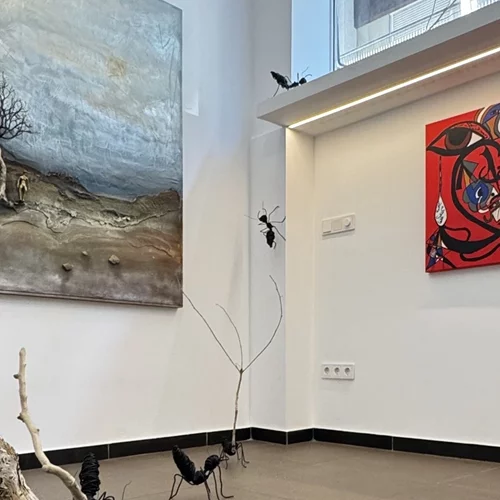 "Ascension": Μια έκθεση για το "κακό μάτι"